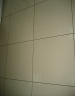 Керамическая плитка на полу