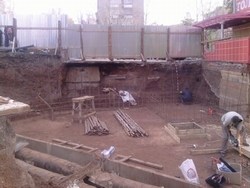 Строят теплотрассу