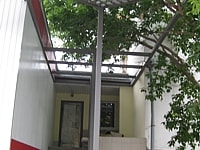 Входная группа у дома